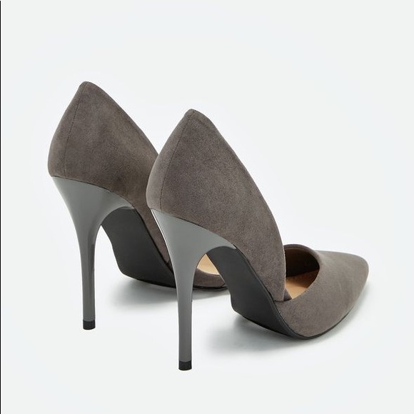 Eada Heel Pump in Olive - Picture 3 of 10